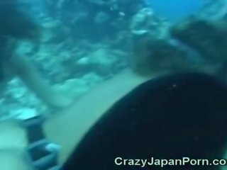 Луд подводен оргия!