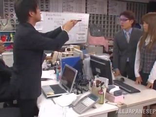 Skandalgeschichten japanisch weiblich hat crashed riese im ein büro
