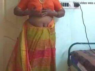 Indijke des služkinja prisiljeni da film ji naravna prsi da domov owner