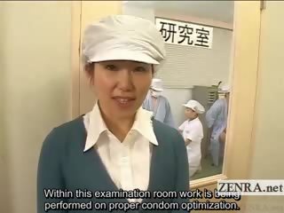 Subtitled bekläs kvinnlig naken hane japan kondom laboratory avrunkning forskning