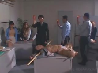 יפני xxx סרט עבד מוענש עם מעולה דוֹנַג dripped ב שלה גוף