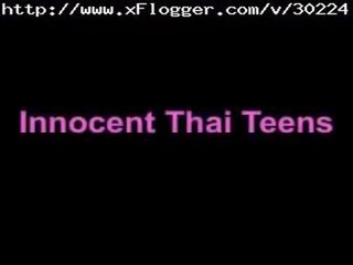 Blyg thailändska cutey saori modell blir finger