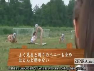 Sous-titre femme habillée homme nu dehors japon sperme ranch branlette pipe