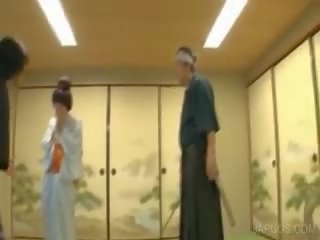 Azijietiškas geisha klipai papai ir pyzda