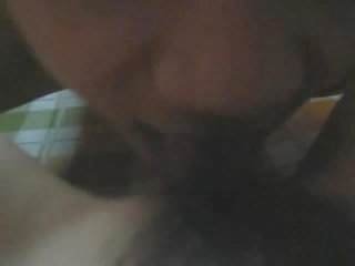 Vyhublý asijské miláček s chlupatý kočička v prdeli vid